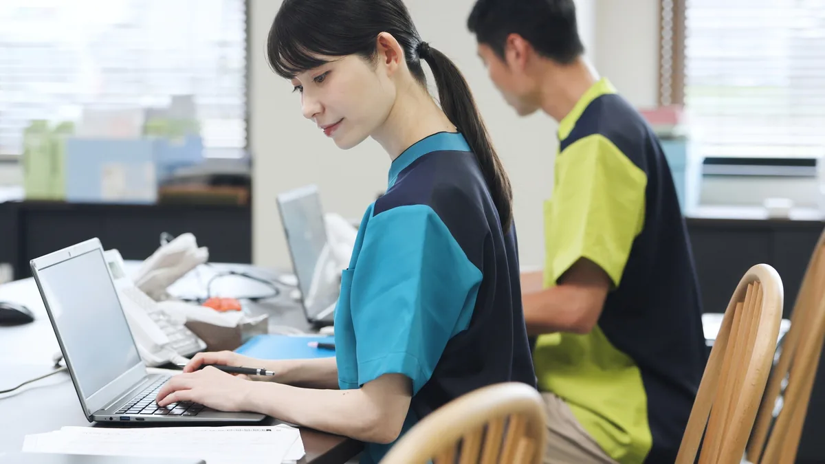 老健の外国人採用にかかる費用相場と内訳